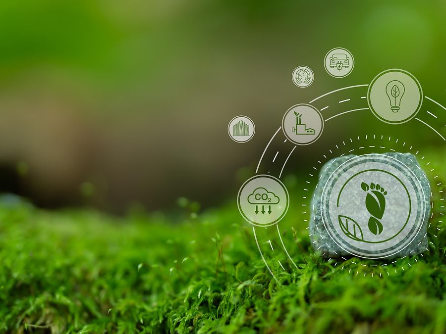 grüner Hintergrund mit Umwelt-Icons